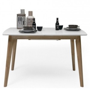 Mesa de comedor extensible MELAKA sobre lacado blanco y patas de madera de roble