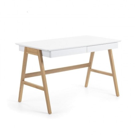 Mesa de escritorio de diseño nórdico INGO sobre DM lacado blanco y pies de roble 120x70 cm